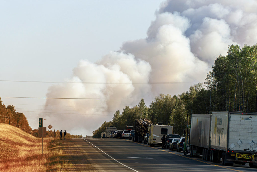 wildfire halts traffic